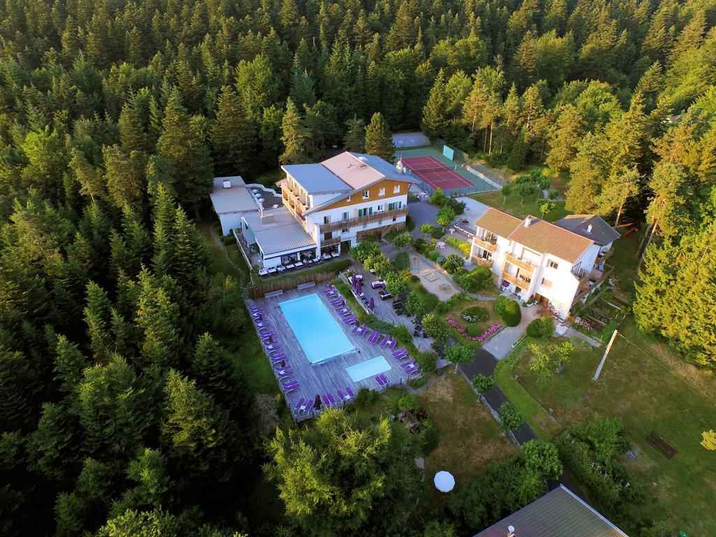 Logis Hotel Clair Matin Le Chambon-sur-Lignon Exteriör bild