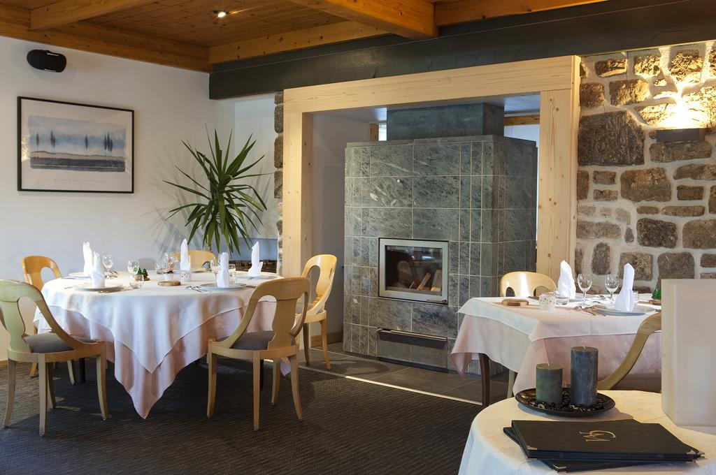 Logis Hotel Clair Matin Le Chambon-sur-Lignon Exteriör bild
