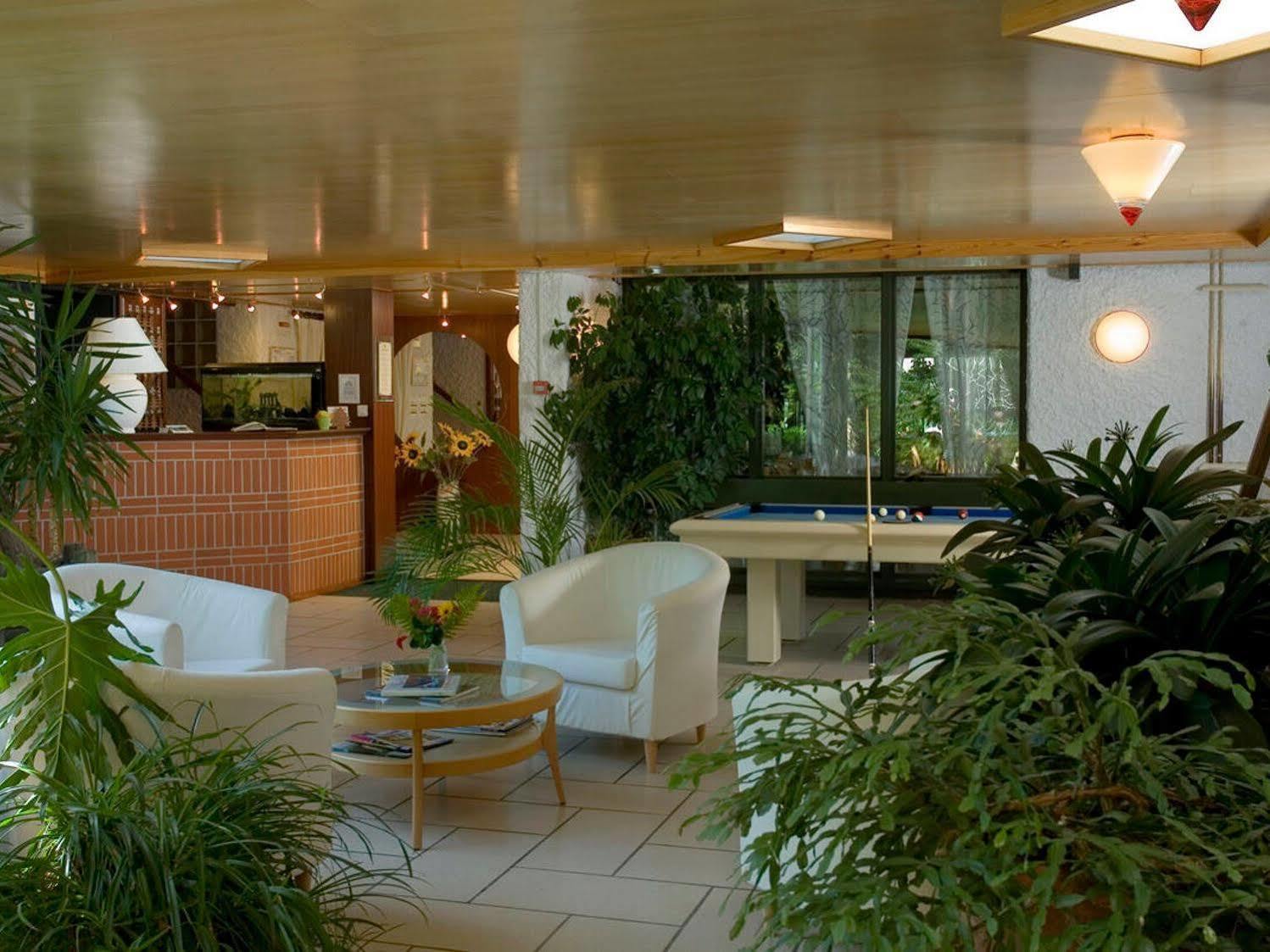 Logis Hotel Clair Matin Le Chambon-sur-Lignon Exteriör bild
